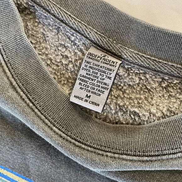 Ian Munsick Unisex Oversized Gray  "Boots Buckles Bolos" Pullover Sweatshirt M - Picture 3 of 6